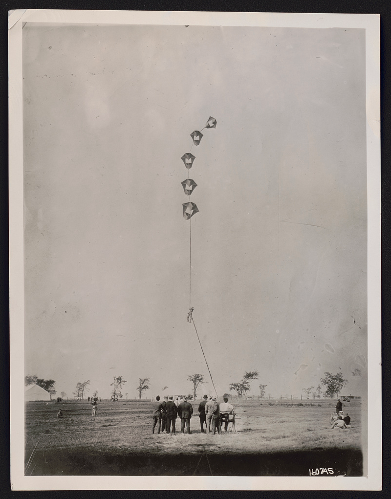 Illustration for article titled Vintage Plastic Kites